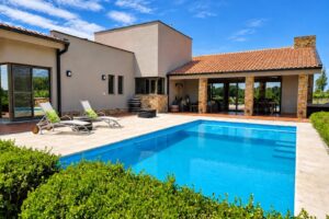 Pool_and_Gallaria_Head_on_Approved